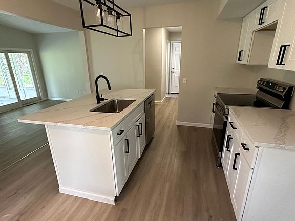 3rd image of 744 Kienle Ave