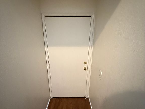 4th image of 570 E Newlove Dr APT C