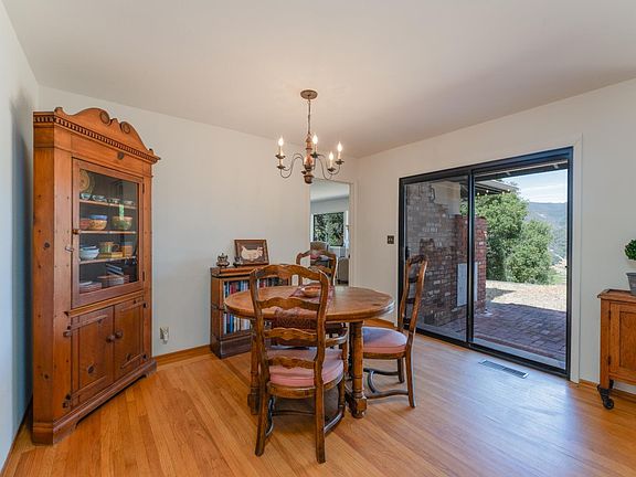 4th image of 1921 Ridge Road