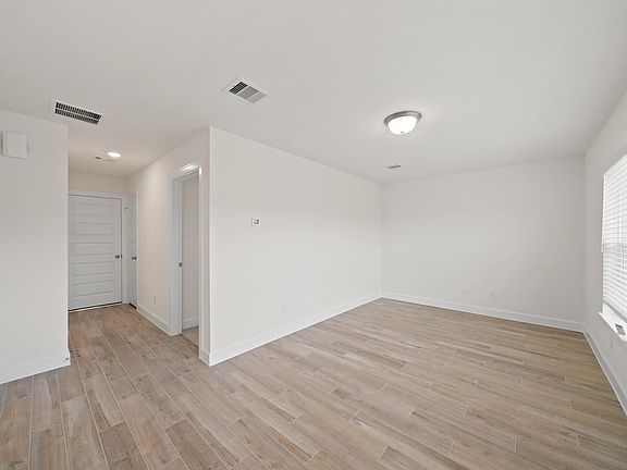 3rd image of 13305 Moncloa Dr