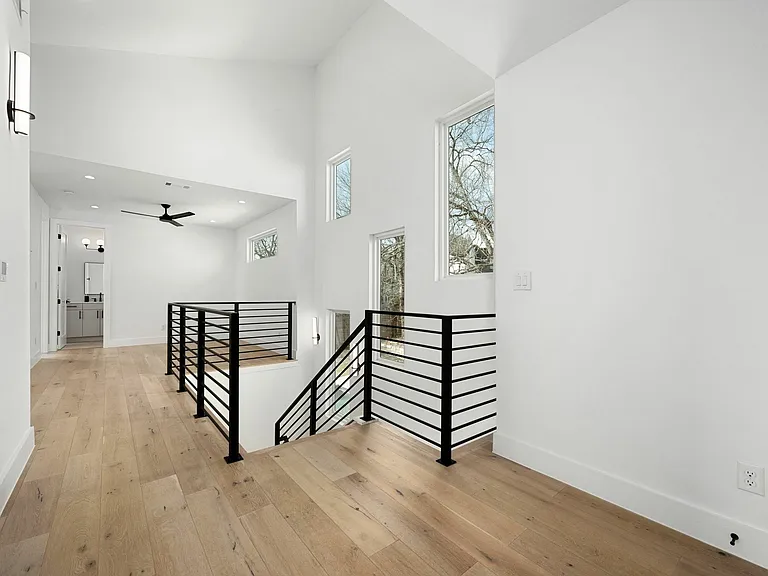 1119 Fairmount Ave — Photo 20