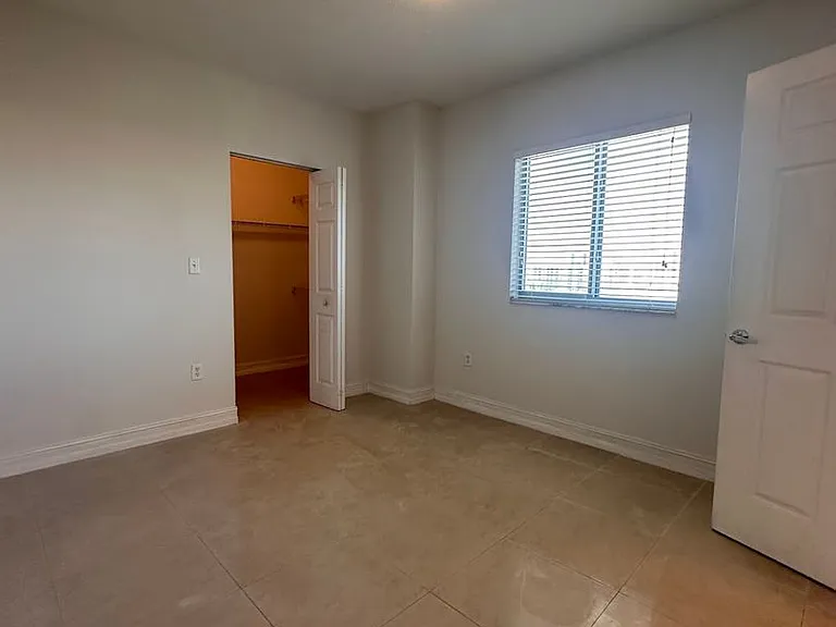 Vista del Rio Apartments — Photo 47