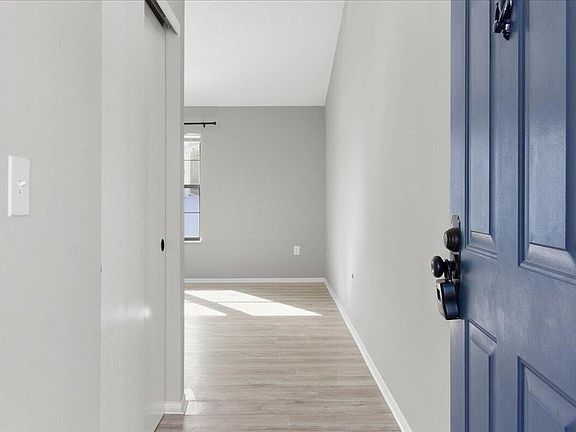 5th image of 1079 Coventry Way APT B