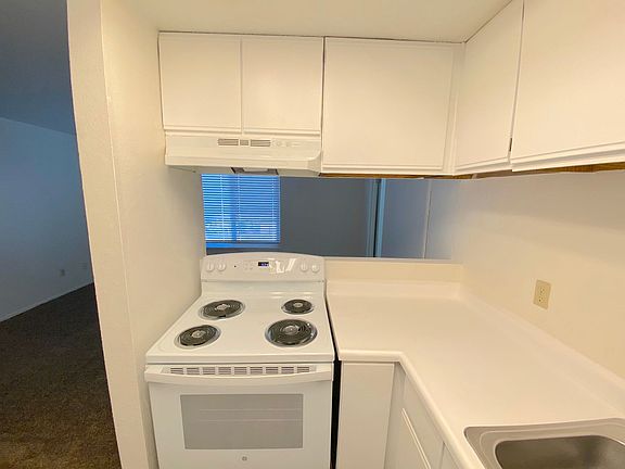 3rd image of 530 Sullivan Ln APT C