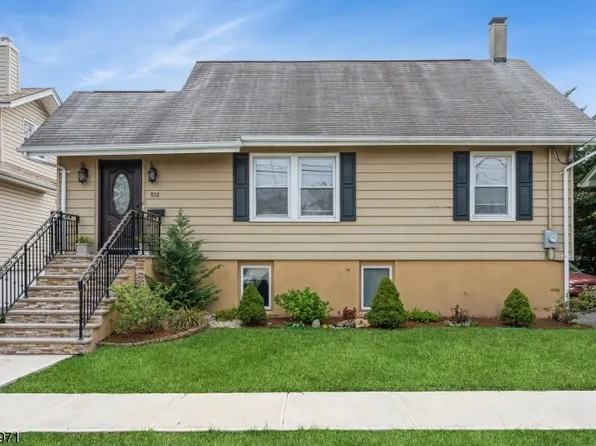 512 Russell Ave, Ridgefield Boro, NJ 07657
