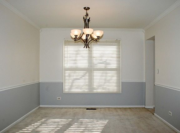 3rd image of 17 Hale Ct