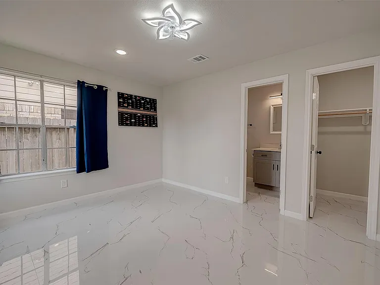 12055 Fairpoint Dr — Photo 26