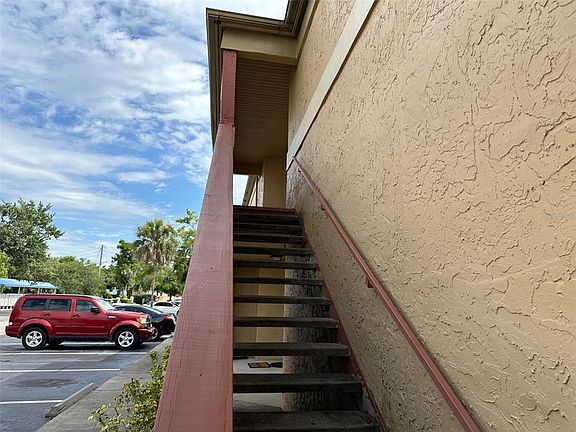 4th image of 602 KENWICK CIRCLE #202
