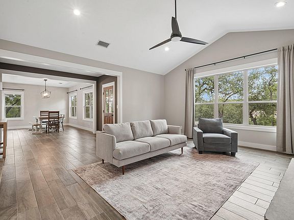 3rd image of 190 Magnolia Mdw