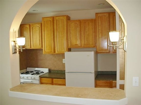 2nd image of 2129 33rd St #4H