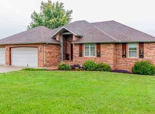 2805 Cobblestone Dr, Ozark, MO 65721