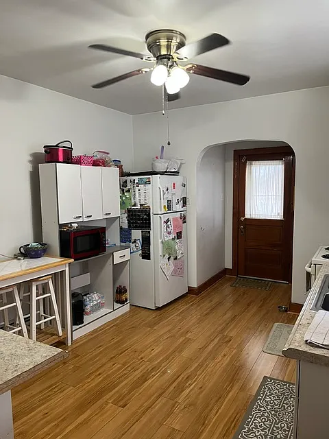 2 bed, 1000 sqft, $1,200 — Photo 4