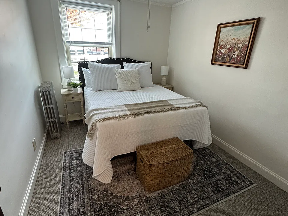 1360 W Clifton Blvd #1