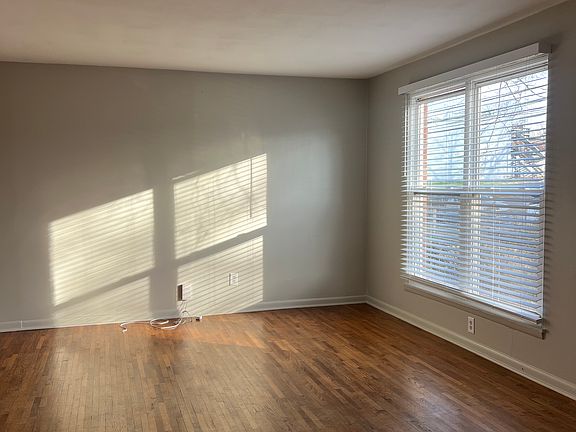 4th image of 1312 Hawkins St