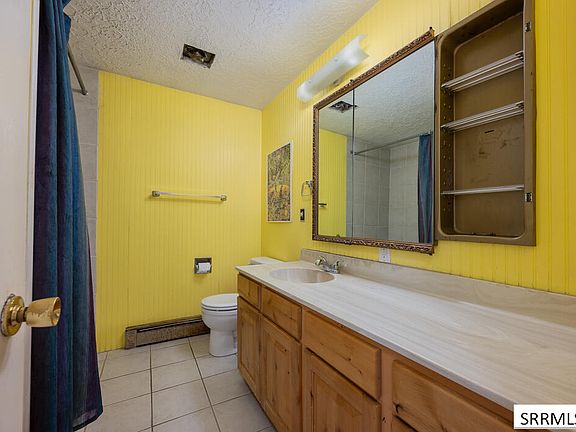 5th image of 385 Berrett Ave