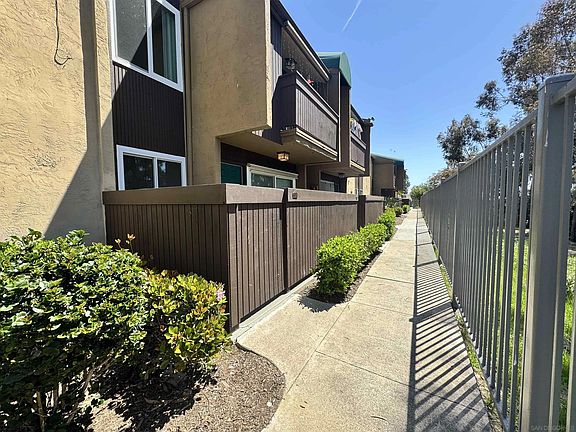 3rd image of 3454 Castle Glen Dr Unit 123