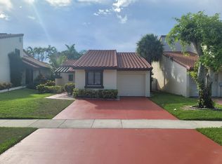 6401 Lantana Pines Dr, Lake Worth, FL 33462
