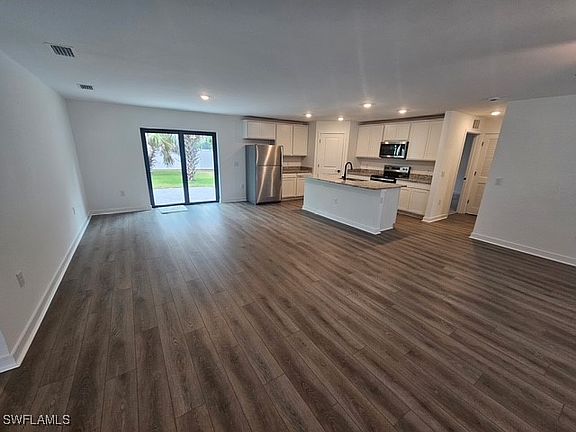 4th image of 723 Brannen Ave