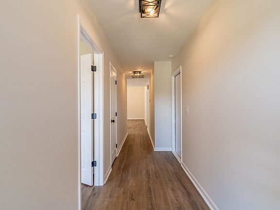2nd image of 129 Park Dr N