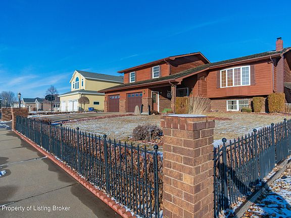 2nd image of 1852 Prairie Oak Dr
