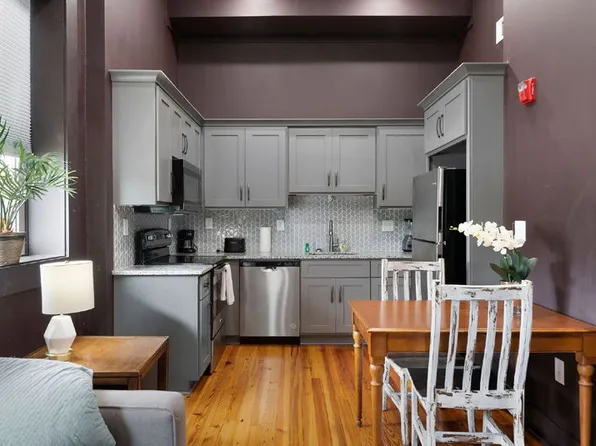 10 W Main St, Cartersville, GA