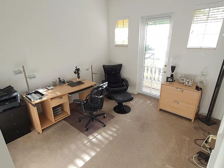220 NE 69th Cir — Photo 23