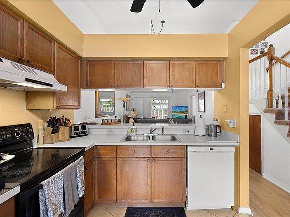 4th image of 2538 W BROOK LANE