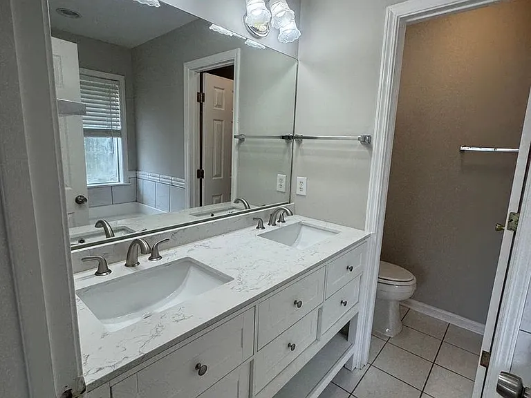 7002 Oak Side Ct — Photo 17