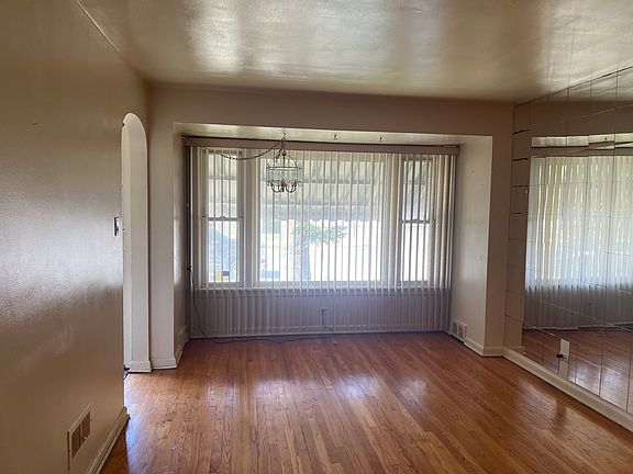 5th image of 8901 S East End Ave