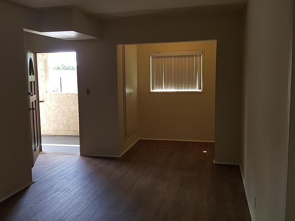 2nd image of 712 Montana St APT B