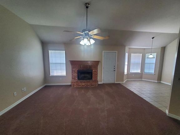3rd image of 1221 Clay Ln