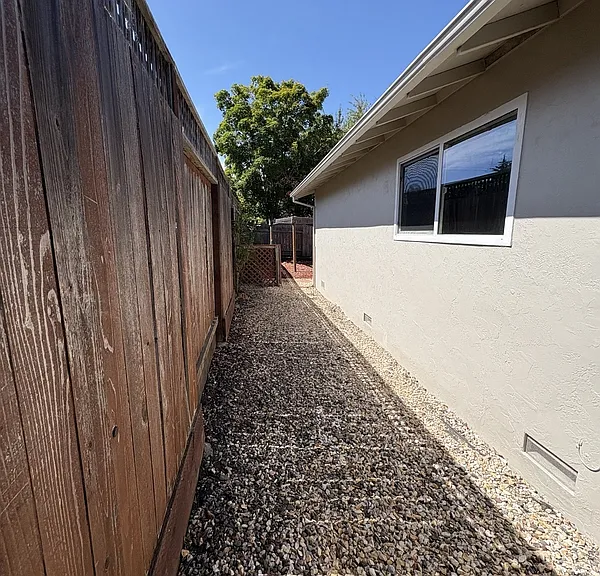 7631 Adrian Dr — Photo 25
