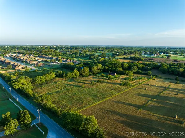 5 E 96th St S, Broken Arrow, OK 74014