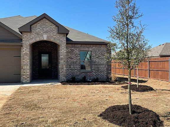 2nd image of 1032 Maidenhair Ln