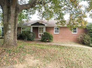 120 Carolina Rd, Mount Airy, NC 27030