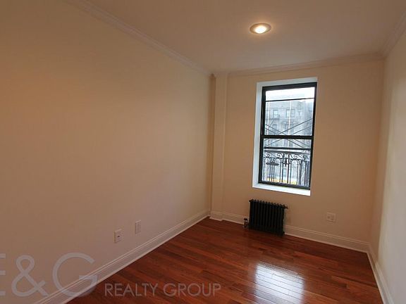 5th image of 561 W 163rd St APT 5D