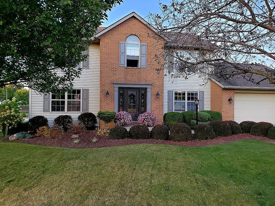 1st image of 81 Renfrew Dr