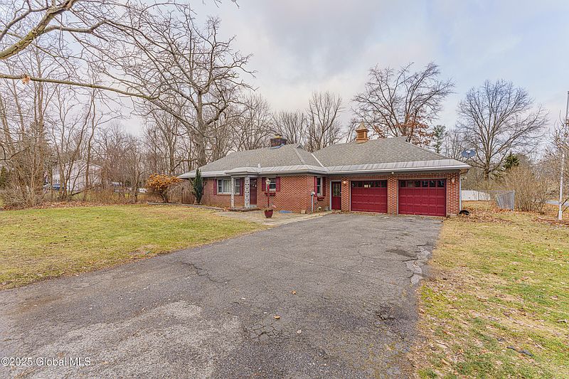4th image of 413 Feura Bush Road