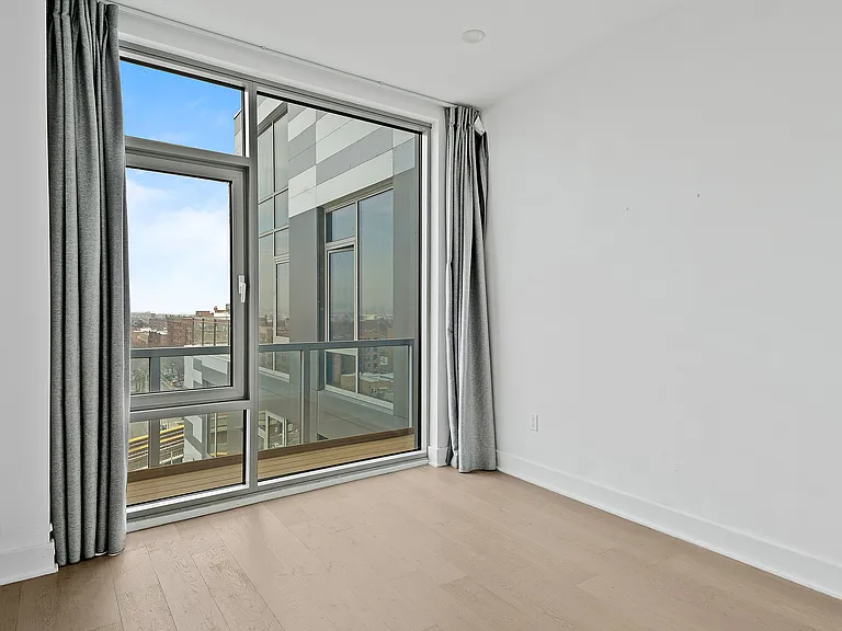 50-11 Queens Blvd #Penthouse 1 — Photo 7