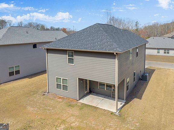 4th image of 304 Magnolia Villas Dr
