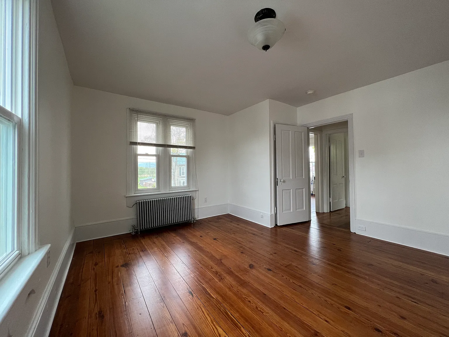 4 bed, 1.5 bath, 1800 sqft, $1,600 — Photo 3
