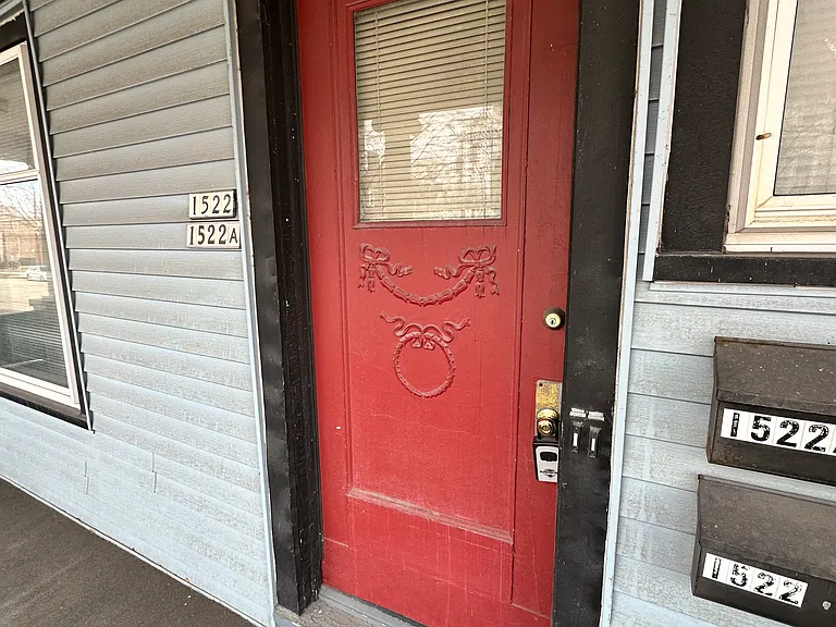 1522 N Farwell Ave #1522 — Photo 3