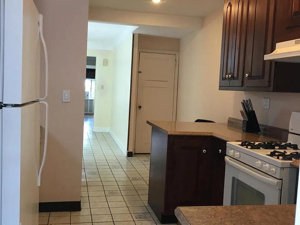 Spacious kitchen with eat-in possibilities - dishwasher -
