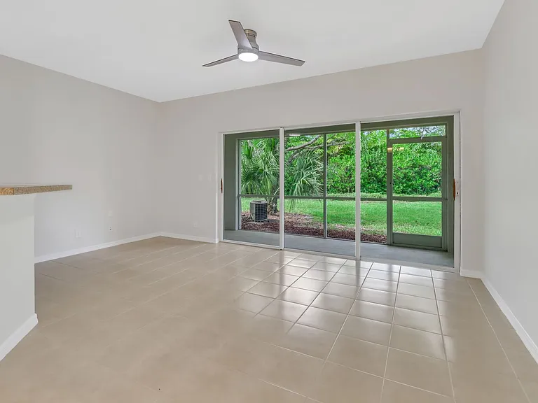 8189 Pacific Beach Dr — Photo 10