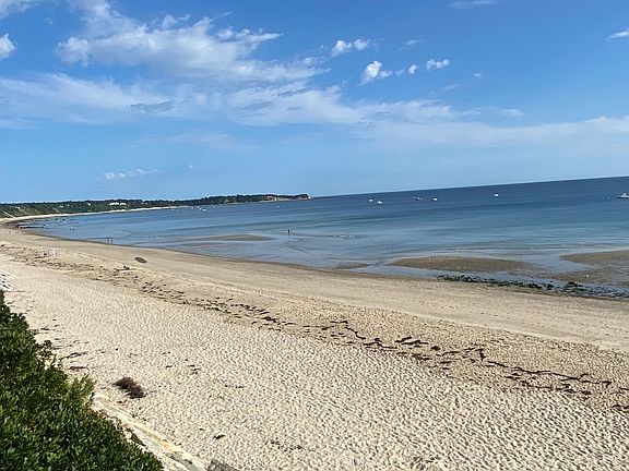 3rd image of 25 Manomet Beach Blvd
