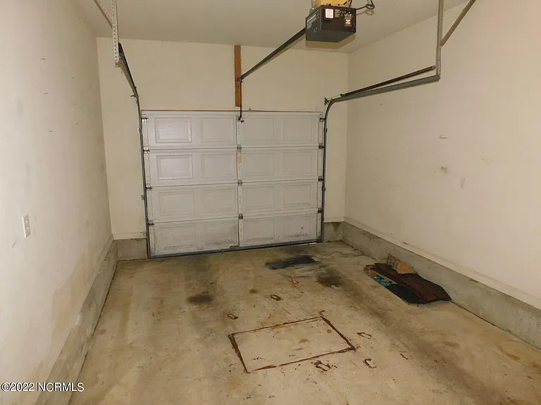 2903 Mandy Ln — Photo 17