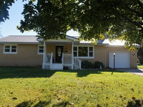44 Valley View Dr, New Wilmington, PA 16142
