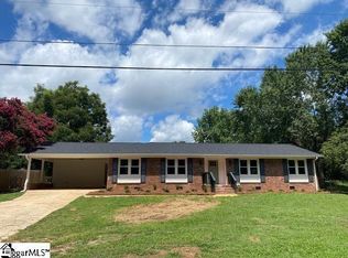 203 Pleasant Dr, Greer, SC 29651
