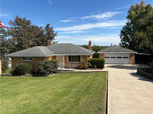 230 McCartney Dr, Coraopolis, PA 15108