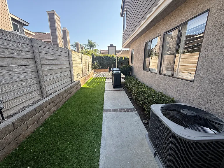 24786 Sutton Ln — Photo 6
